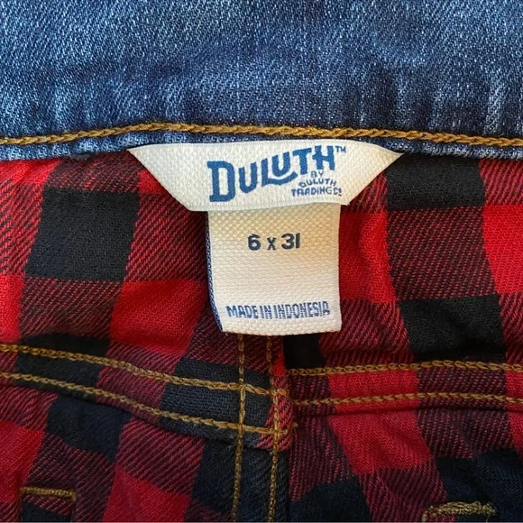 Duluth Trading Red Flannel Lined Straight Leg Jeans Women Size 6x31 - Picture 9 of 13